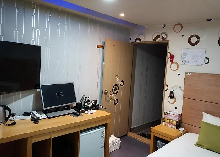 J Motel