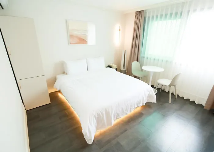 Hotel Myeongji