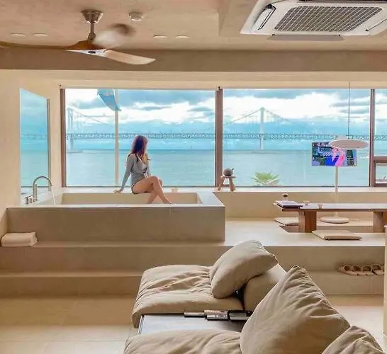 Gwangan Bridge View Beachfront 3Br Apartment 1Min To Beach, Stay Goznuk
