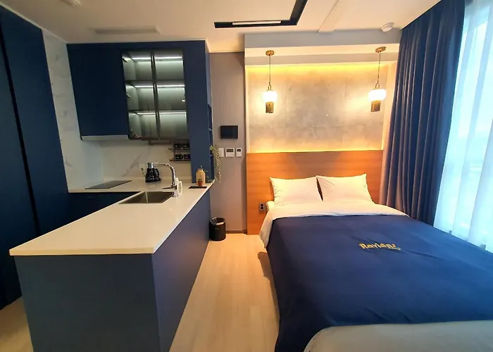 Raviens-Elliy'S Room