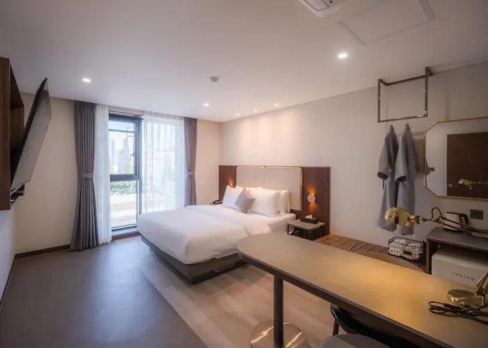 Hound Hotel Gijang Osiria