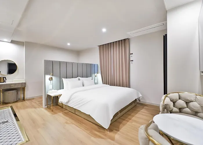 Den Basta Hotel Hadan