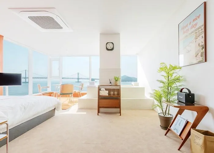 Busan Lazy Morning Ocean View Pension
