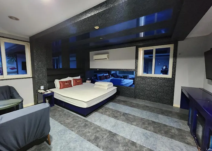 Sky Motel