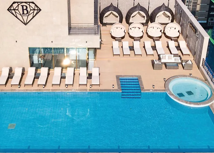 Baymond Hotel