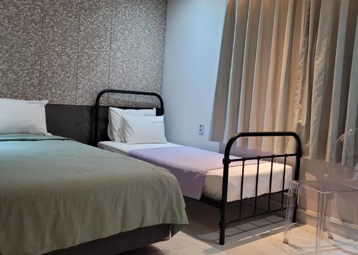 Gallery Hotel