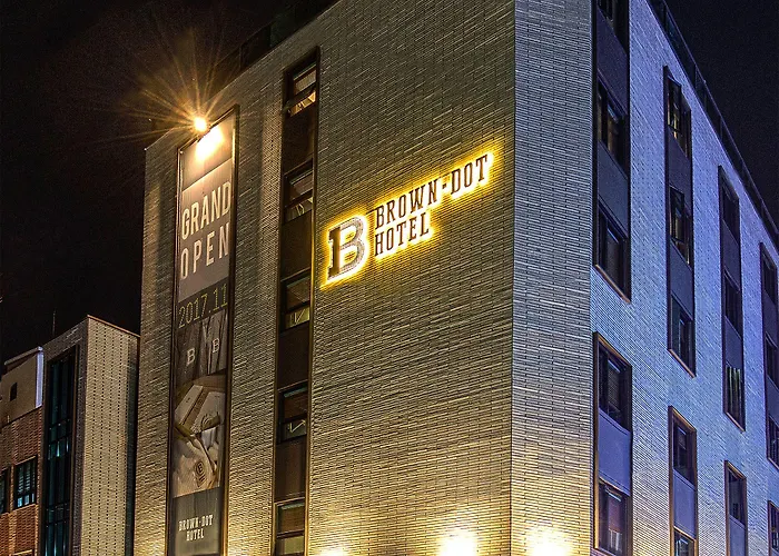Brown-Dot Hotel Choeup