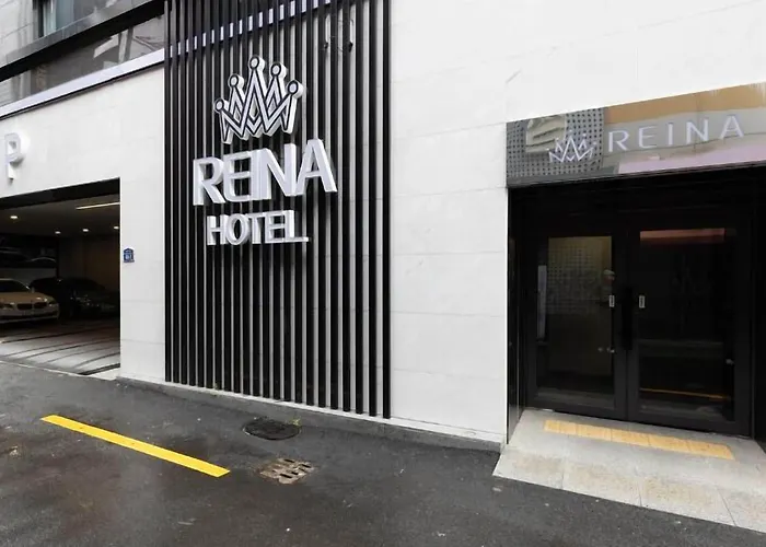 Reina Hotel