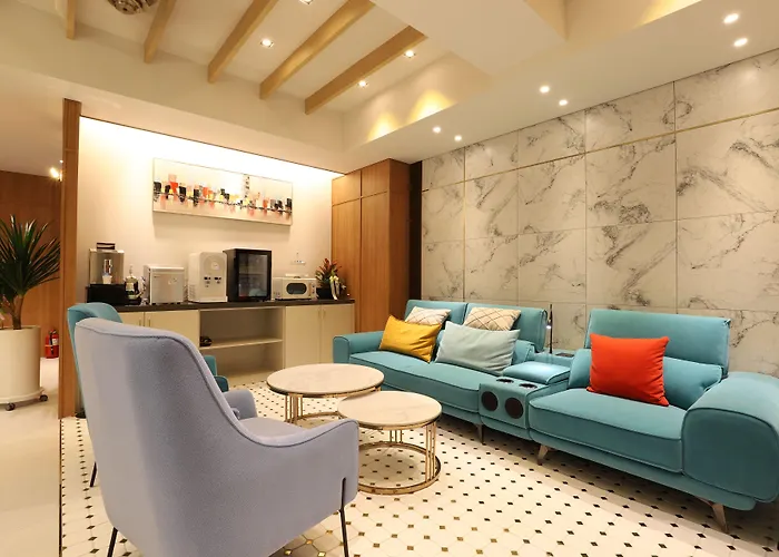 H Avenue Hotel Minam
