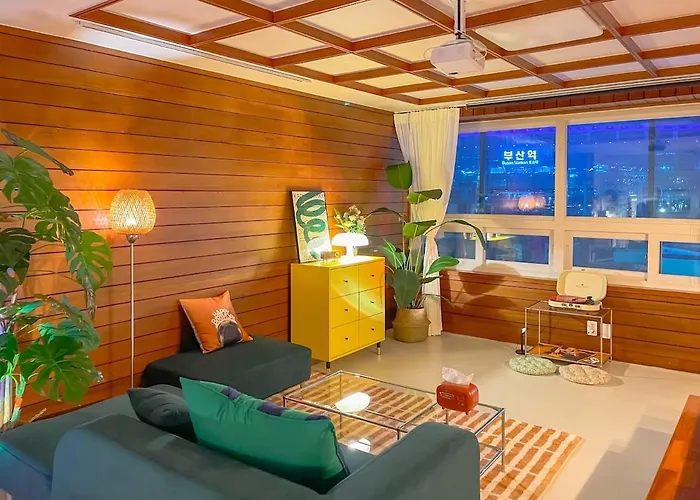 Wood Sage House, 3Ldk, Busan Station Ktx 1 Minute Distance,