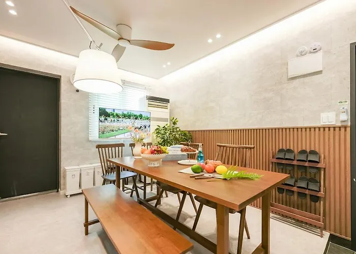 Busan Jeonpo Station 3Min Rooftop Stay