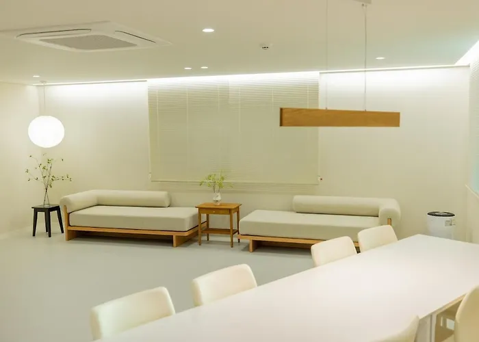 4F Rootshouse Busan Staion