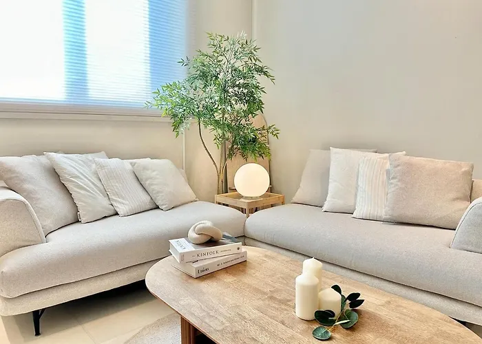 Le Coze Nampo, 2Br Apartment 3 Queen Bed, 8 Minutes From Busan Station, Maximum 6 People
