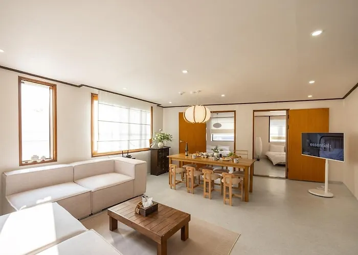 Opening January 2026, 5 Minutes On Foot From Busan Station, Up To 20 People, 7Qbed, Welcome Food