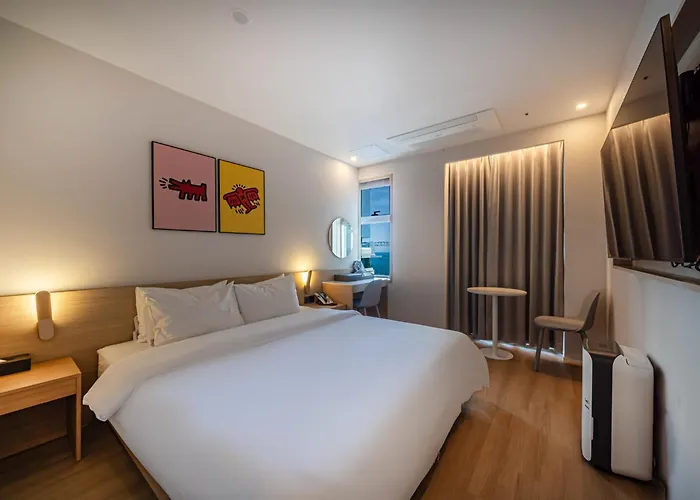Gray 193 Hotel