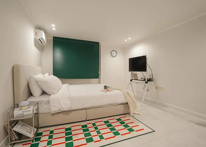 1Min From Busan Stn Free Luggage Storage Prime Location