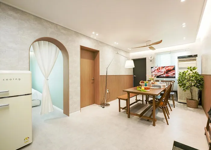 Busan Jeonpo Station 3min Rooftop Stay