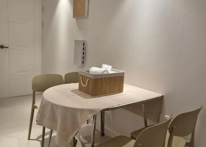 1-Minute Walk From Ktx Busan Station, Ultra-Close To The Station, Cozy Accommodation, Luggage Storage, Haeon Stay
