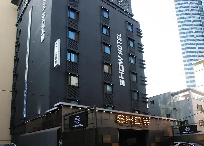 Show Hotel