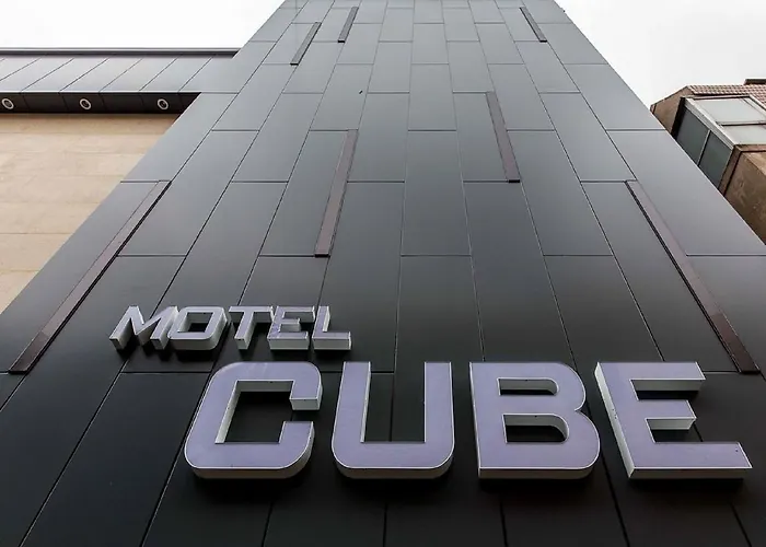 Oncheonjang Cube Motel