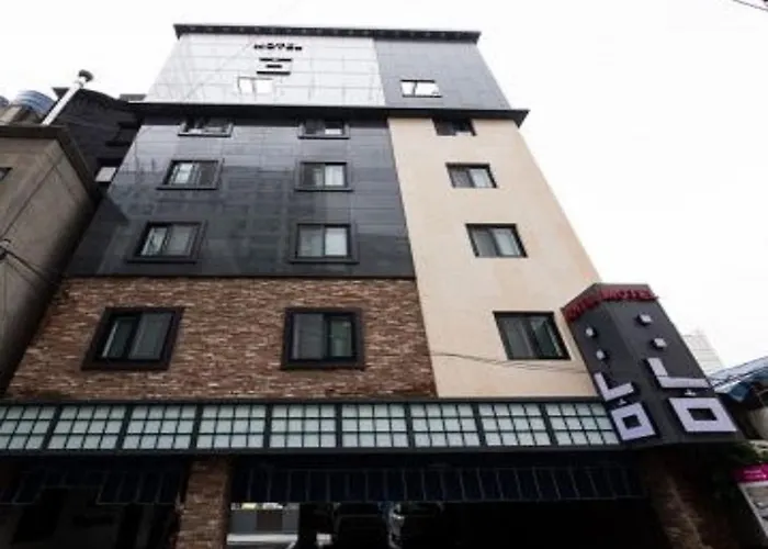 Nom Motel