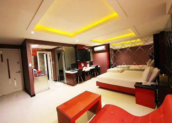 V Hotel