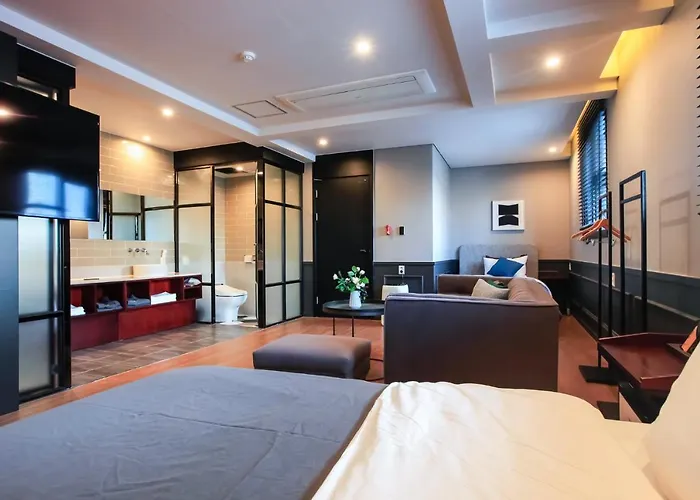 Brown-Dot Hotel Yangjeong